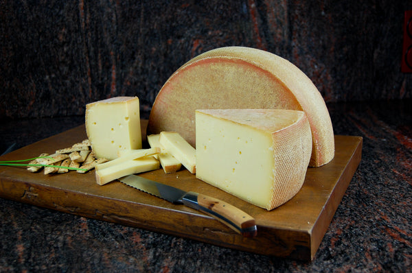 Bio Bergkäse mittelalt - kälbergebundene Aufzucht